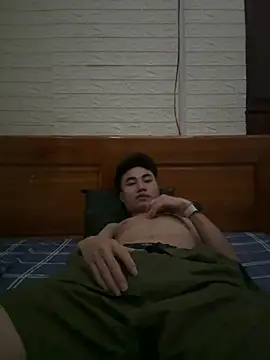 Hoanganhdayroii online show from April 15, 2:29 am