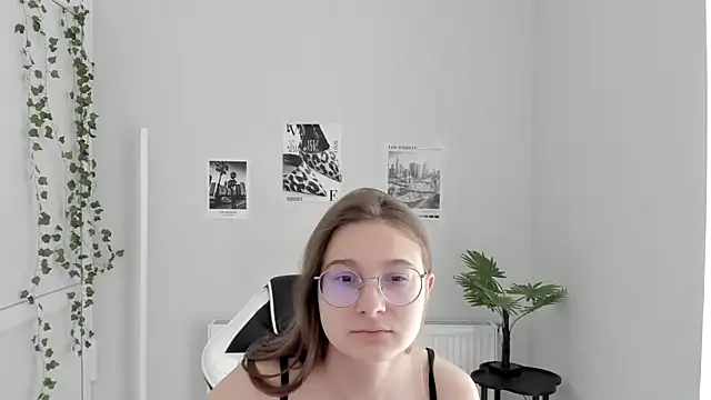 Mia kristal online show from June 21, 8:06 am