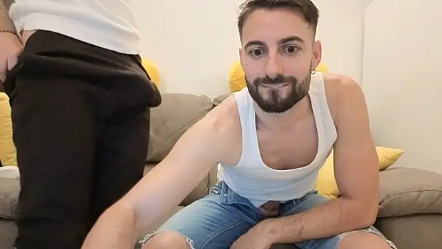 AmicisegretiITA online show from May 9, 6:46 pm