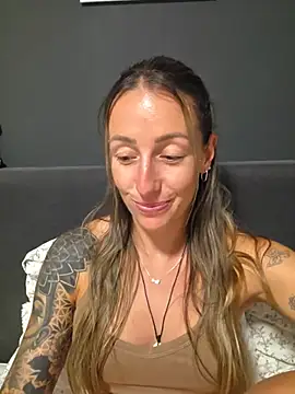 Snapshot of NicoleKaiser chatting on May 28, 7:22 pm NicoleKaiser online show from May 28, 7:22 pm