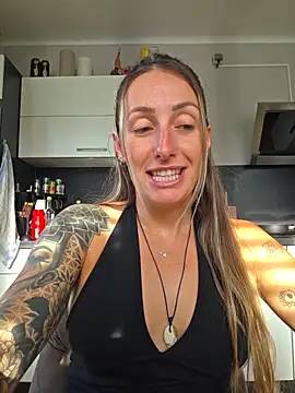 Snapshot of NicoleKaiser chatting on June 2, 4:42 pm NicoleKaiser online show from June 2, 4:42 pm