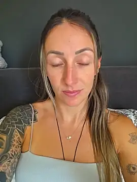 Snapshot of NicoleKaiser chatting on June 12, 10:03 am NicoleKaiser online show from June 12, 10:03 am