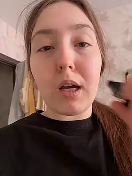 charmingggirl online show from April 5, 8:11 am