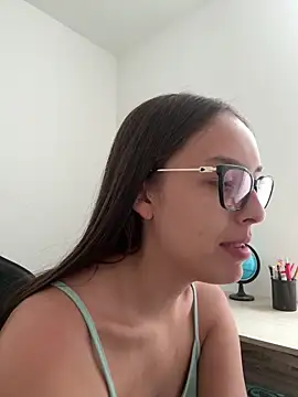 Lauren Storm online show from April 29, 6:14 pm