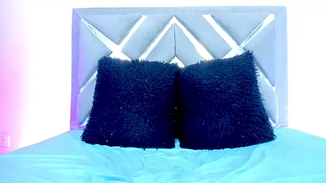 Emmaa sweeet  online show from March 24, 7:30 pm