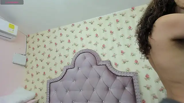 Snapshot of crystal_watson0 chatting on August 9, 1:27 pm crystal watson0 online show from August 9, 1:27 pm