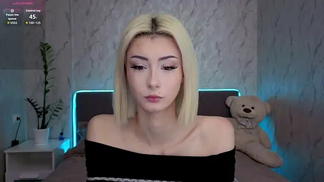 kittysocutie online show from May 15, 12:17 am