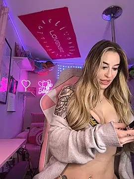 Snapshot of laurenlotus chatting on April 14, 12:38 am laurenlotus online show from April 14, 12:38 am