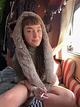 Snapshot of HornyHippy1 chatting on April 23, 8:02 am HornyHippy1 online show from April 23, 8:02 am