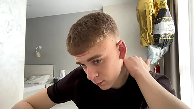 Snapshot of SoloFury chatting on June 11, 5:49 am SoloFury online show from June 11, 5:49 am