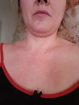 Snapshot of Maria3879 chatting on June 26, 6:01 pm Maria3879 online show from June 26, 6:01 pm