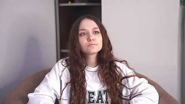 LonnaPariser online show from March 23, 11:14 am