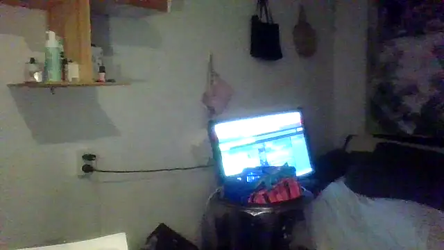 Snapshot of Anna-Cash chatting on July 2, 3:23 am Anna-Cash online show from July 2, 3:23 am