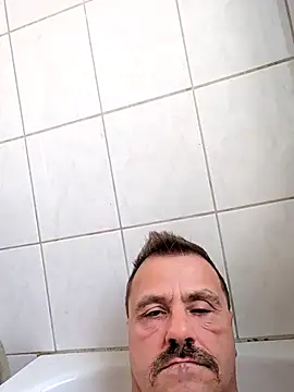 olddadd online show from April 11, 9:02 am