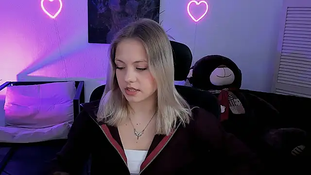 BlossomVibe online show from April 11, 10:30 am