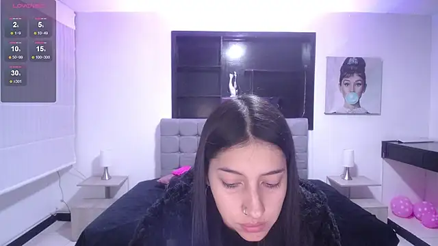 Melannyy V online show from May 28, 12:02 pm