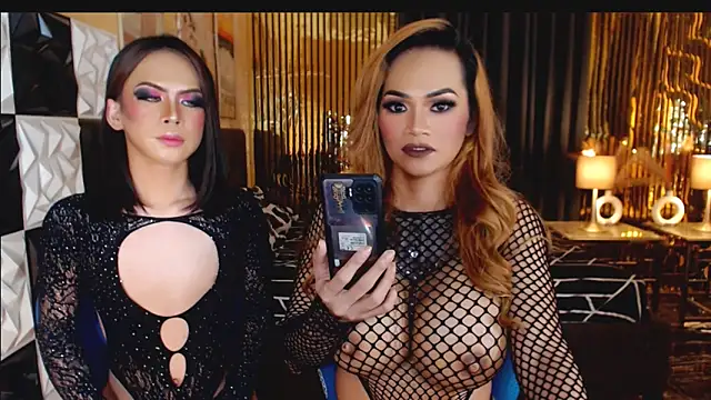 Snapshot of MeatyCockSiara chatting on March 27, 9:32 am MeatyCockSiara online show from March 27, 9:32 am