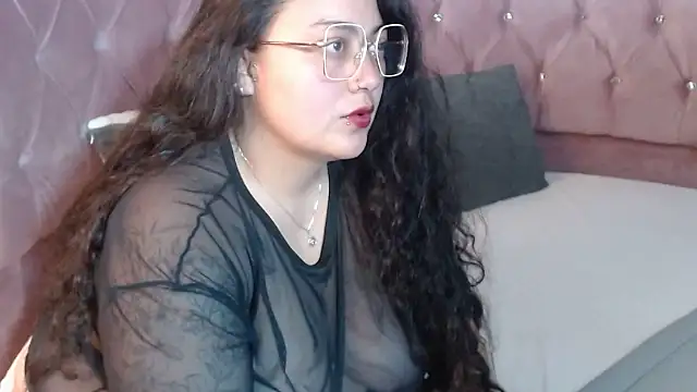 Snapshot of AvaRyd chatting on April 19, 5:18 am AvaRyd online show from April 19, 5:18 am