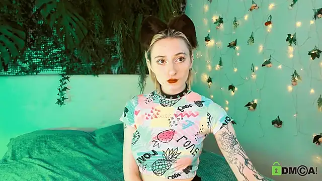 Kira  Cutie online show from May 4, 8:49 pm