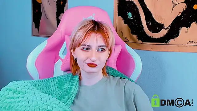 Kira  Cutie online show from May 12, 9:23 pm