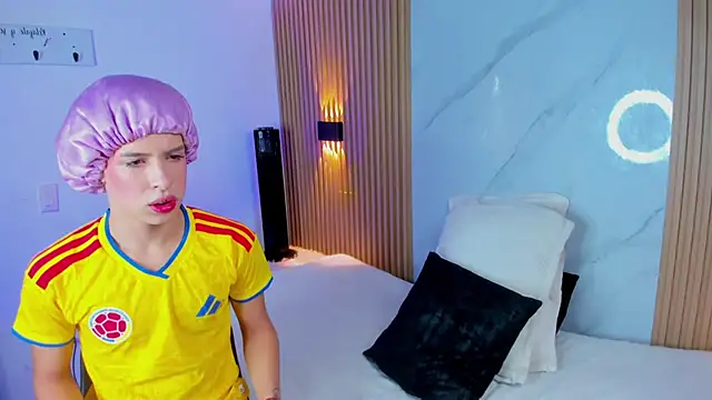 Im XanderSmith online show from June 17, 5:36 pm