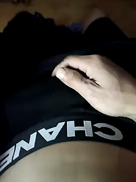 Snapshot of andriws15 chatting on March 19, 6:28 am andriws15 online show from March 19, 6:28 am