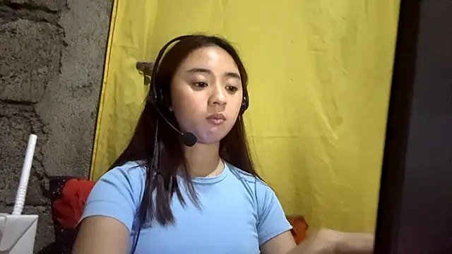 Snapshot of LenoraLacassagne chatting on March 21, 5:05 pm LenoraLacassagne online show from March 21, 5:05 pm