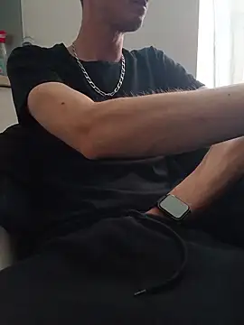 Skinboy06 online show from June 9, 9:10 am