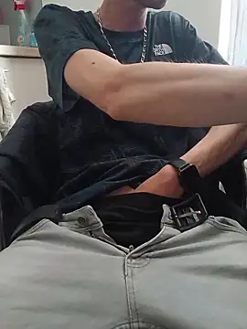 Skinboy06 online show from June 12, 9:19 am