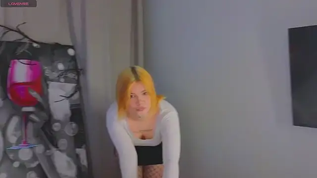 DorisHall online show from March 20, 8:57 pm