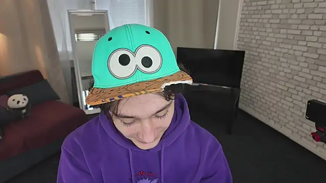 KevinStrike online show from April 3, 1:09 pm