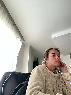 Sexyandtiny online show from April 21, 6:52 am