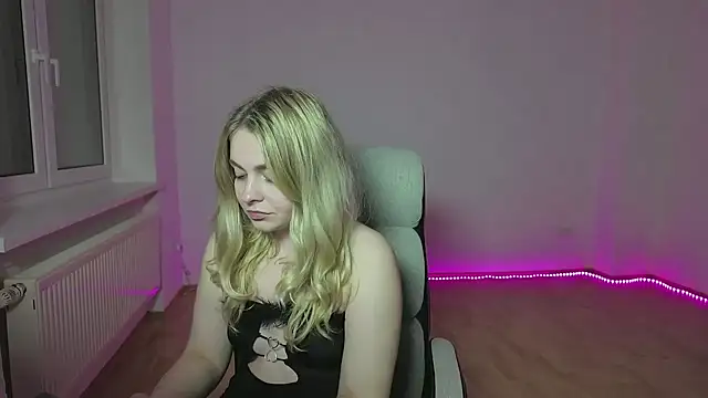 Snapshot of EvaKraz chatting on March 20, 11:09 pm EvaKraz online show from March 20, 11:09 pm