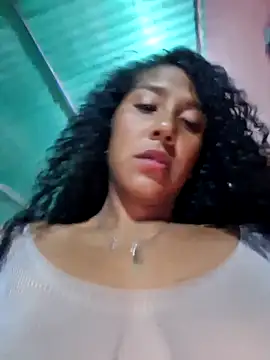 Snapshot of emily_fox01 chatting on April 25, 1:30 am emily fox01 online show from April 25, 1:30 am