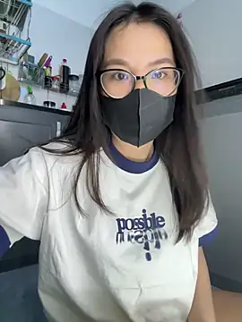 Snapshot of Evelyn9xzz chatting on March 26, 3:39 pm Evelyn9xzz online show from March 26, 3:39 pm
