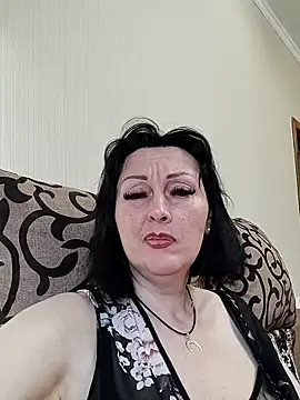HelgaDennis online show from June 9, 4:29 pm