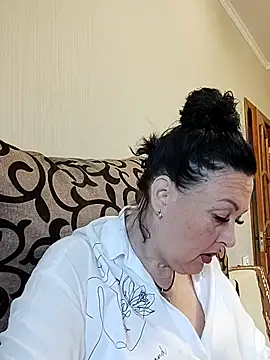 HelgaDennis online show from July 5, 3:45 am
