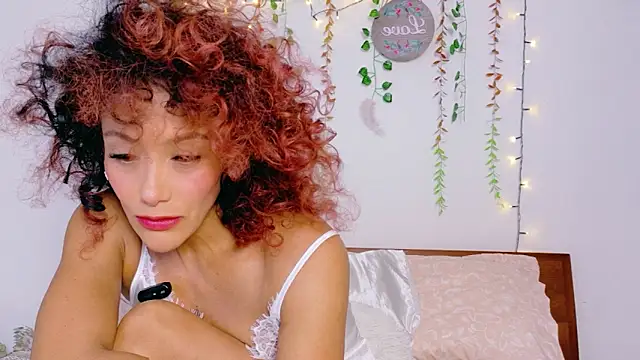 Snapshot of Ajua__Uva chatting on March 27, 2:28 am Ajua Uva online show from March 27, 2:28 am