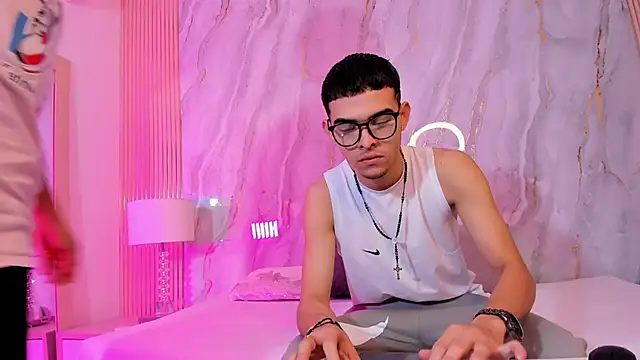 your d0ll1 online show from May 1, 11:48 am