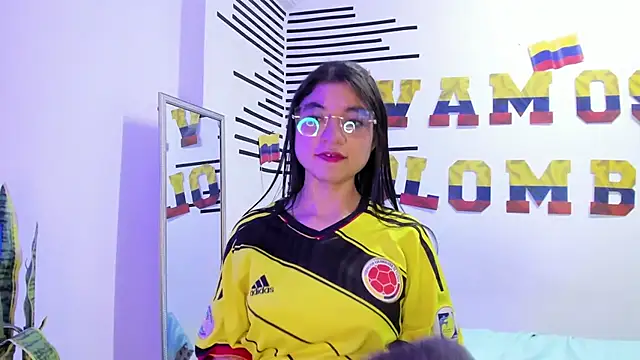 Snapshot of LindaCatalina_ chatting on June 27, 12:55 pm LindaCatalina online show from June 27, 12:55 pm