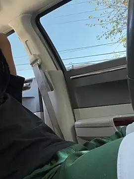 Mr11inchesnluvv online show from April 26, 8:17 pm