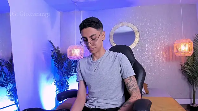 Gio carangi online show from August 6, 3:41 am
