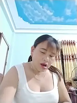 Moubie1 online show from May 9, 3:39 pm