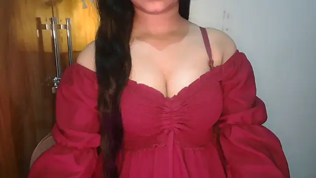 Snapshot of urvashi_rai chatting on July 28, 8:52 pm urvashi rai online show from July 28, 8:52 pm