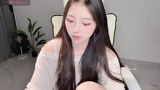 Yukiy8877 online show from May 4, 12:45 pm