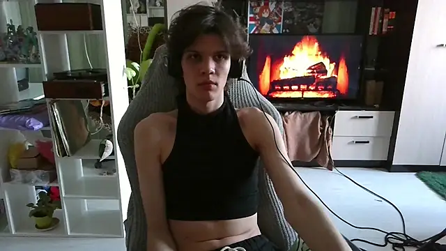 Lucius Mo online show from April 3, 1:53 pm