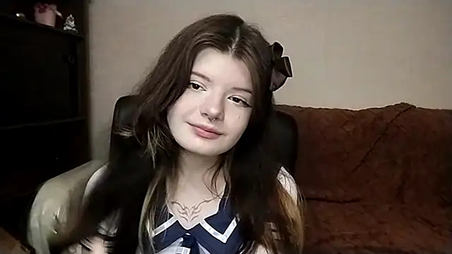 Eva Ange online show from May 3, 6:03 pm