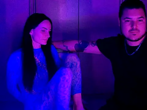 RavenXNoir online show from April 4, 9:01 pm