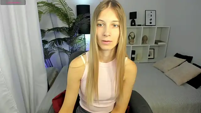 LauraPurr online show from July 10, 7:12 am