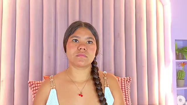 Snapshot of AhslyEvans__ chatting on June 1, 7:37 pm AhslyEvans online show from June 1, 7:37 pm